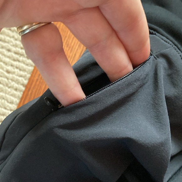 EDDIE BAUER athletic black skirt with attached shorts. With pockets. Size T2XL - Picture 4 of 13